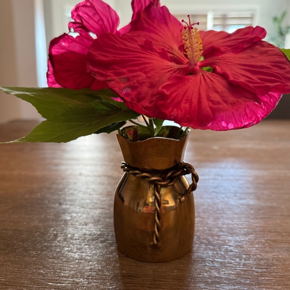 Vintage Brass 'Money Bag' Miniature Vase/Pot - Made in India - Picture 1 of 10